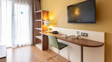 Golden Avenida Family Suites