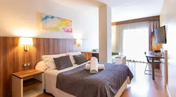 Golden Avenida Family Suites