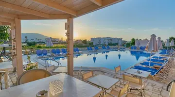 GOLDEN BAY APARTHOTEL HES