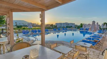 GOLDEN BAY APARTHOTEL HES