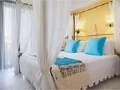 GOLDEN BAY APARTHOTEL HES