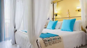 GOLDEN BAY APARTHOTEL HES
