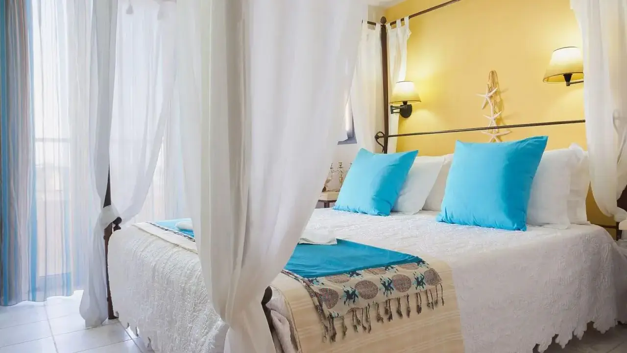 GOLDEN BAY APARTHOTEL HES