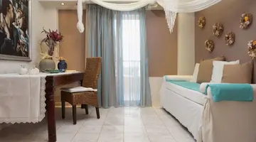 Golden Bay Aparthotel