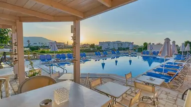 Golden Bay Aparthotel