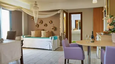 Golden Bay Aparthotel