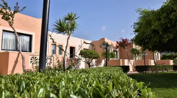 Golden Bay Aparthotel