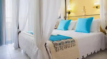 Golden Bay Apartments - Garden Haven