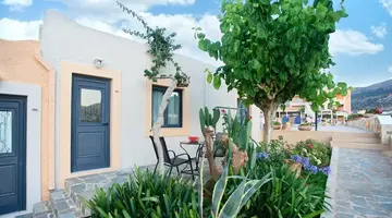 Golden Bay Apartments-Garden Haven