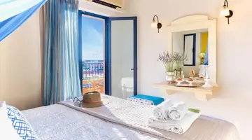 Golden Bay Apartments - Garden Haven