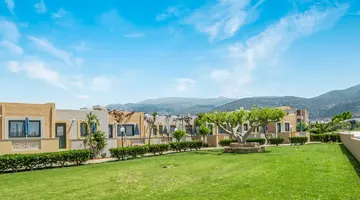 Golden Bay Apartments-Garden Haven