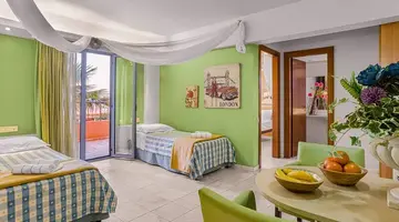 Golden Bay Apartments-Garden Haven