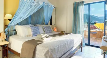 Golden Bay Apartments - Garden Haven