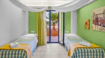 Golden Bay Apartments-Garden Haven