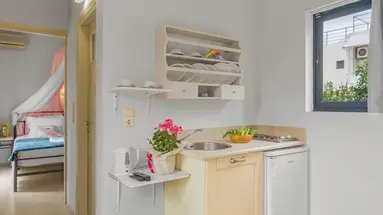 Golden Bay Apartments-Garden Haven