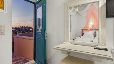 Golden Bay Apartments-Garden Haven