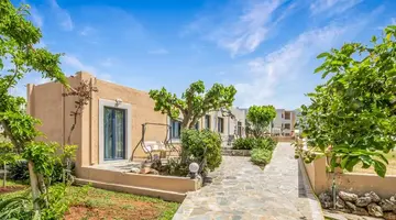 Golden Bay Apartments-Garden Haven