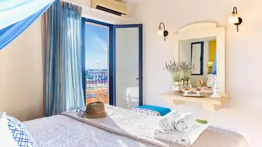 Golden Bay Apartments-Garden Haven