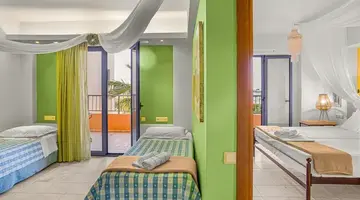 Golden Bay Apartments-Garden Haven