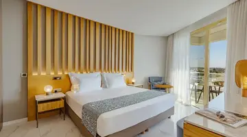 Golden Bay Beach hotel