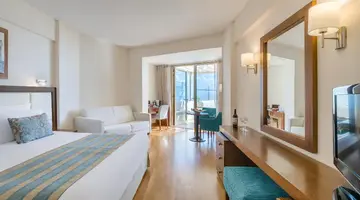 Golden Bay Beach hotel