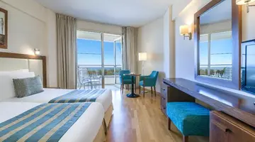 Golden Bay Beach hotel