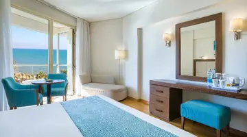 Golden Bay Beach hotel