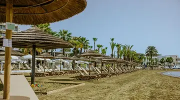 Golden Bay Hotel