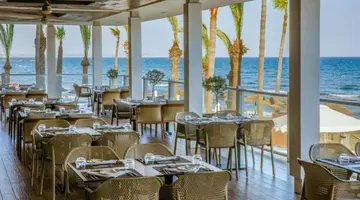 Golden Bay Hotel