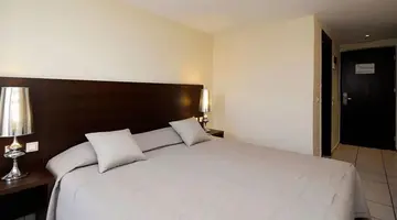 GOLDEN BEACH HOTEL