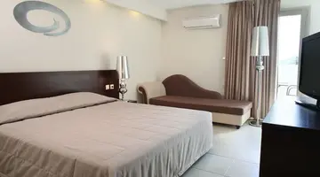 Golden Beach Hotel