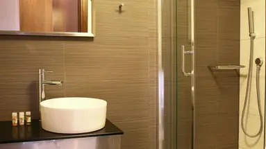 GOLDEN BEACH HOTEL