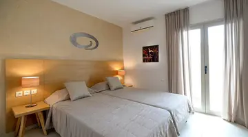 GOLDEN BEACH HOTEL