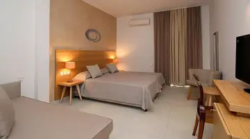 GOLDEN BEACH HOTEL