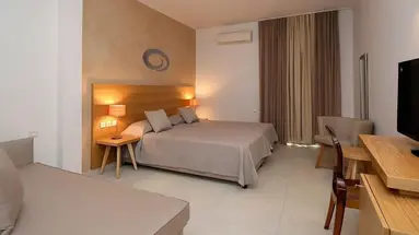 GOLDEN BEACH HOTEL