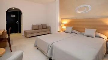 GOLDEN BEACH HOTEL