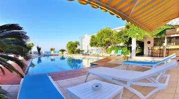 Golden Beach Hotel