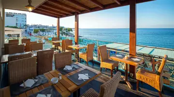 GOLDEN BEACH HOTEL