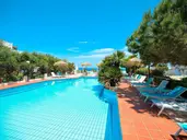 GOLDEN BEACH HOTEL