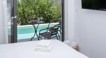 Golden Bee Lifestyle Hotel