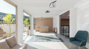 Golden Bee Lifestyle Hotel