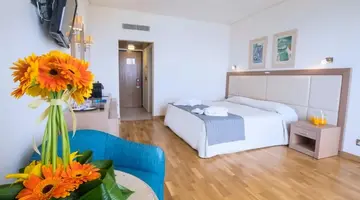 Golden Coast Beach Hotel