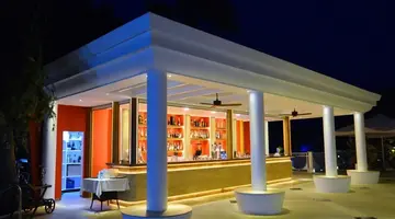 Golden Coast Beach Hotel