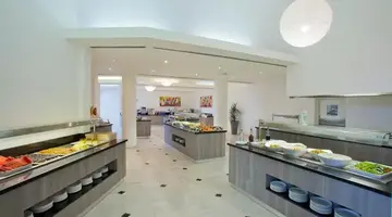 Golden Coast Beach Hotel
