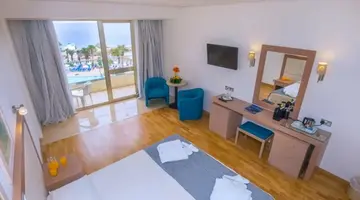 Golden Coast Beach Hotel