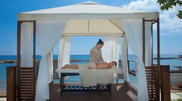 Golden Coast Beach Hotel
