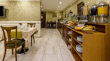 Golden Crown Hotel