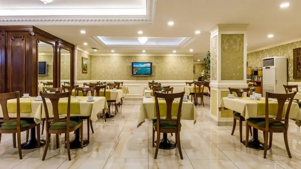 GOLDEN CROWN HOTEL