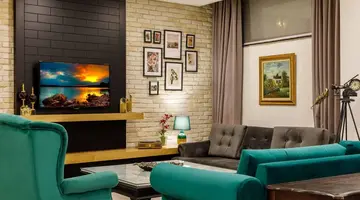 Golden Crown Hotel