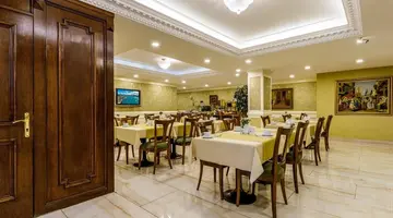 Golden Crown Hotel
